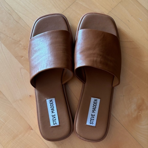 Sandals - Picture 3 of 4